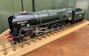 Aster BR 9F 2-10-0 No.922208 Evening Star, BR green, 1:32 scale, wooden case
