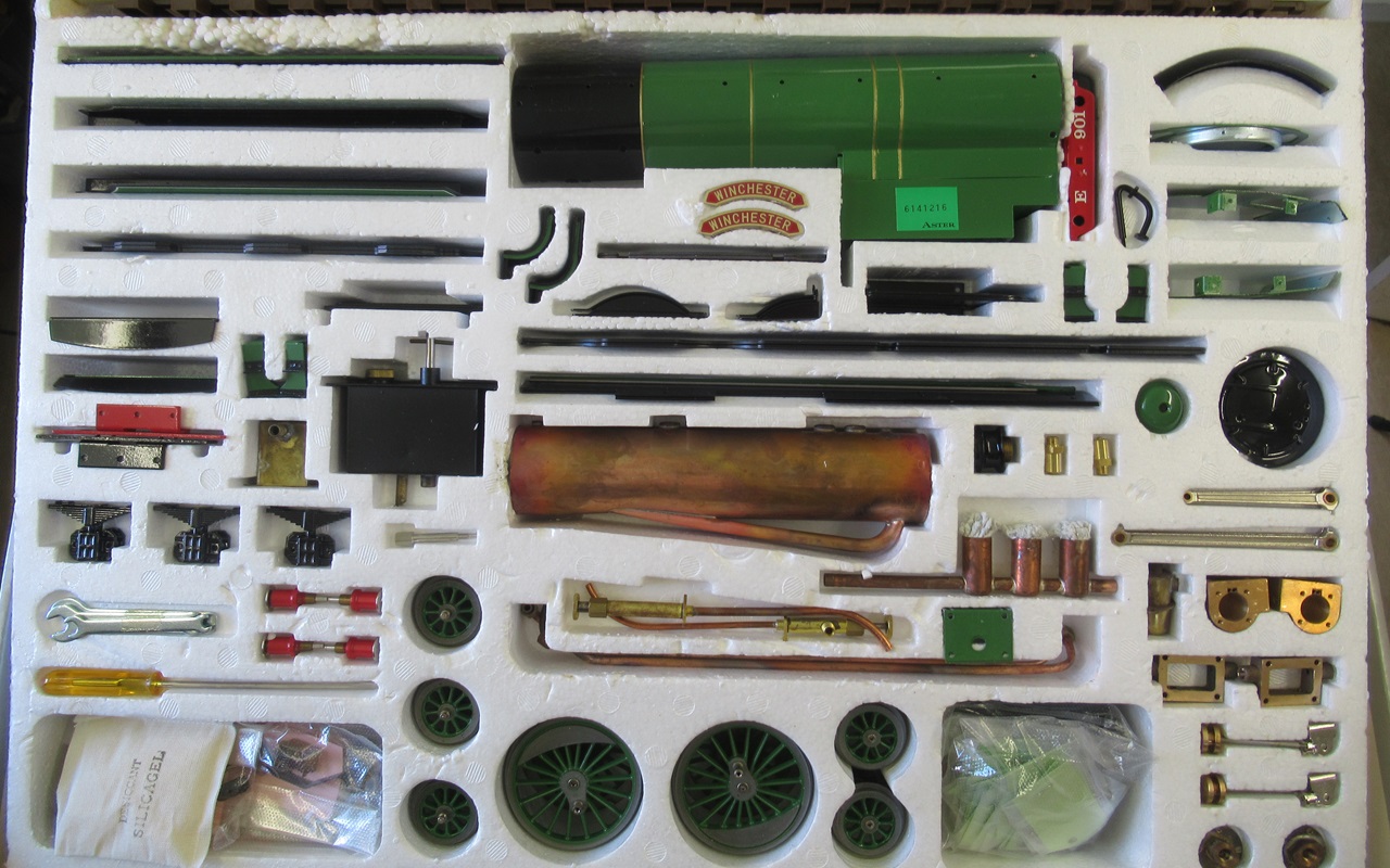 Aster Schools Class 4-4-0 kit, unmade, No. 901 Winchester, Southern green, 1:32 scale, untouched