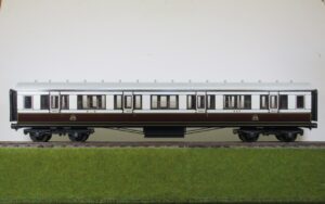 Caledonian Railway corridor coach, CR plum & off-white, 10mm scale